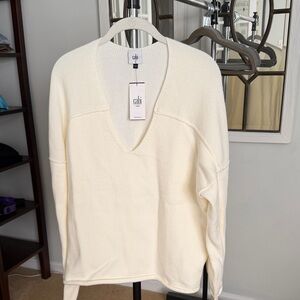 CAbi 6172 Easy Pullover Vintage White Ribbed V-Neck Sweater